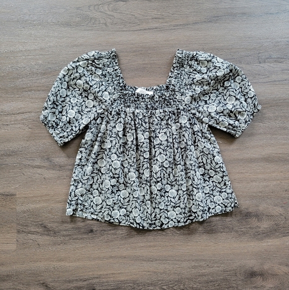 Loft Black and White Floral Textured Smocked Square Neck Top Size X-Small - Picture 1 of 5